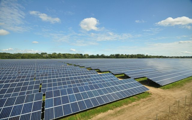Photovoltaikanlage auf Fläche
